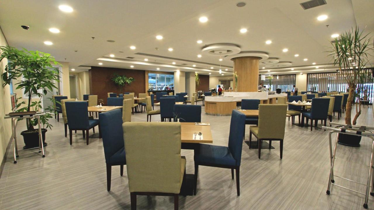 Anara Sky Kualanamu Hotel Medan Exteriér fotografie